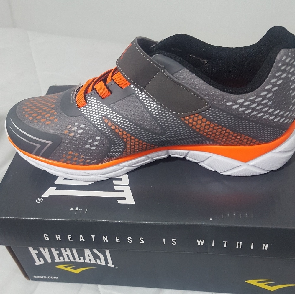 New  NWT KIDS  sneakers # 2